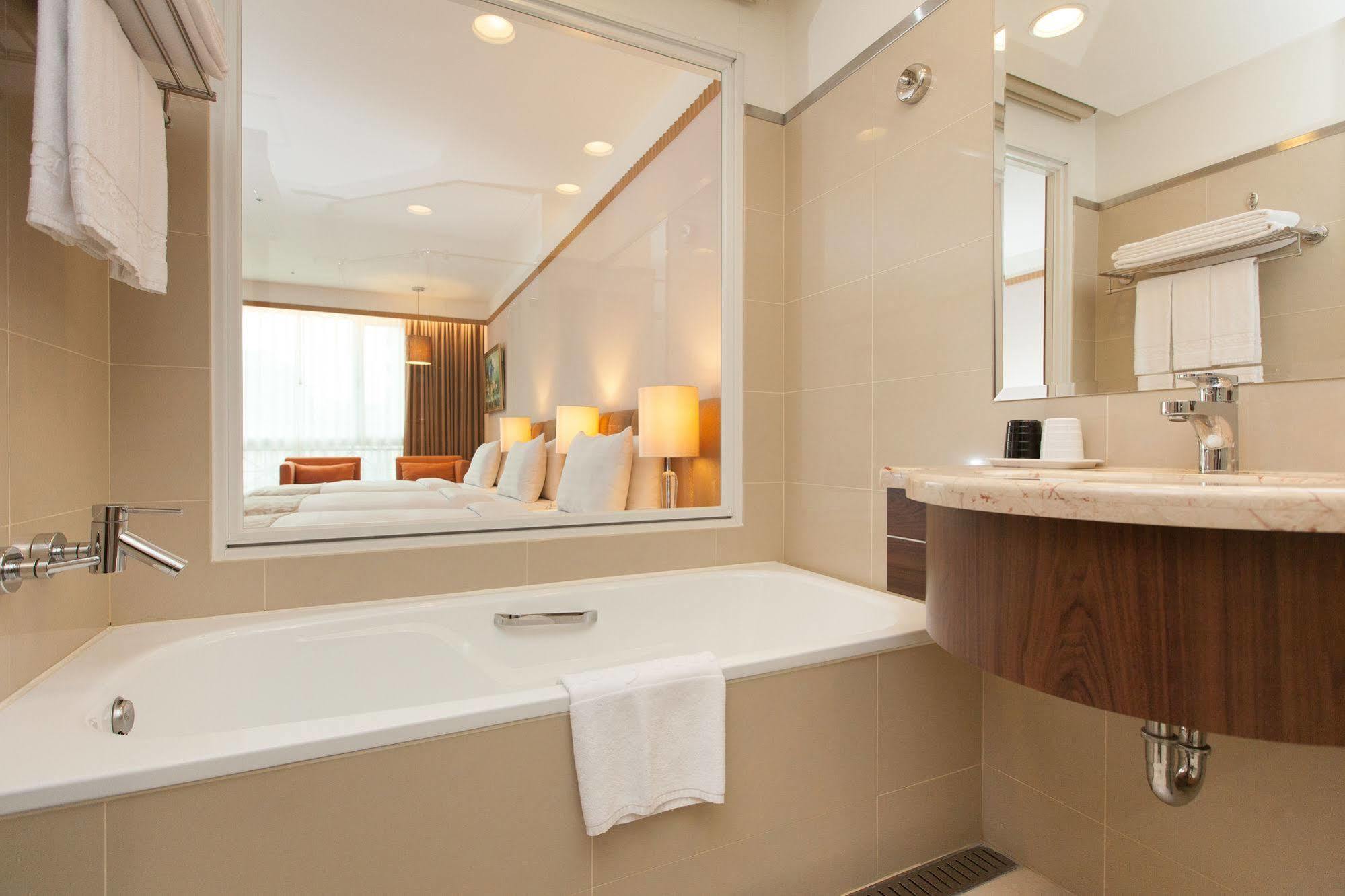 Check Inn Select Taipei Nangang Екстериор снимка