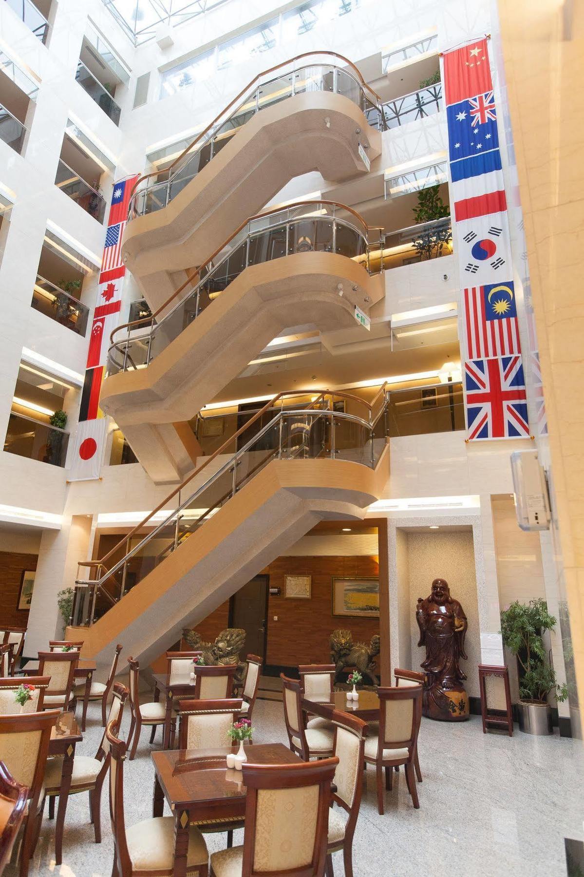Check Inn Select Taipei Nangang Екстериор снимка